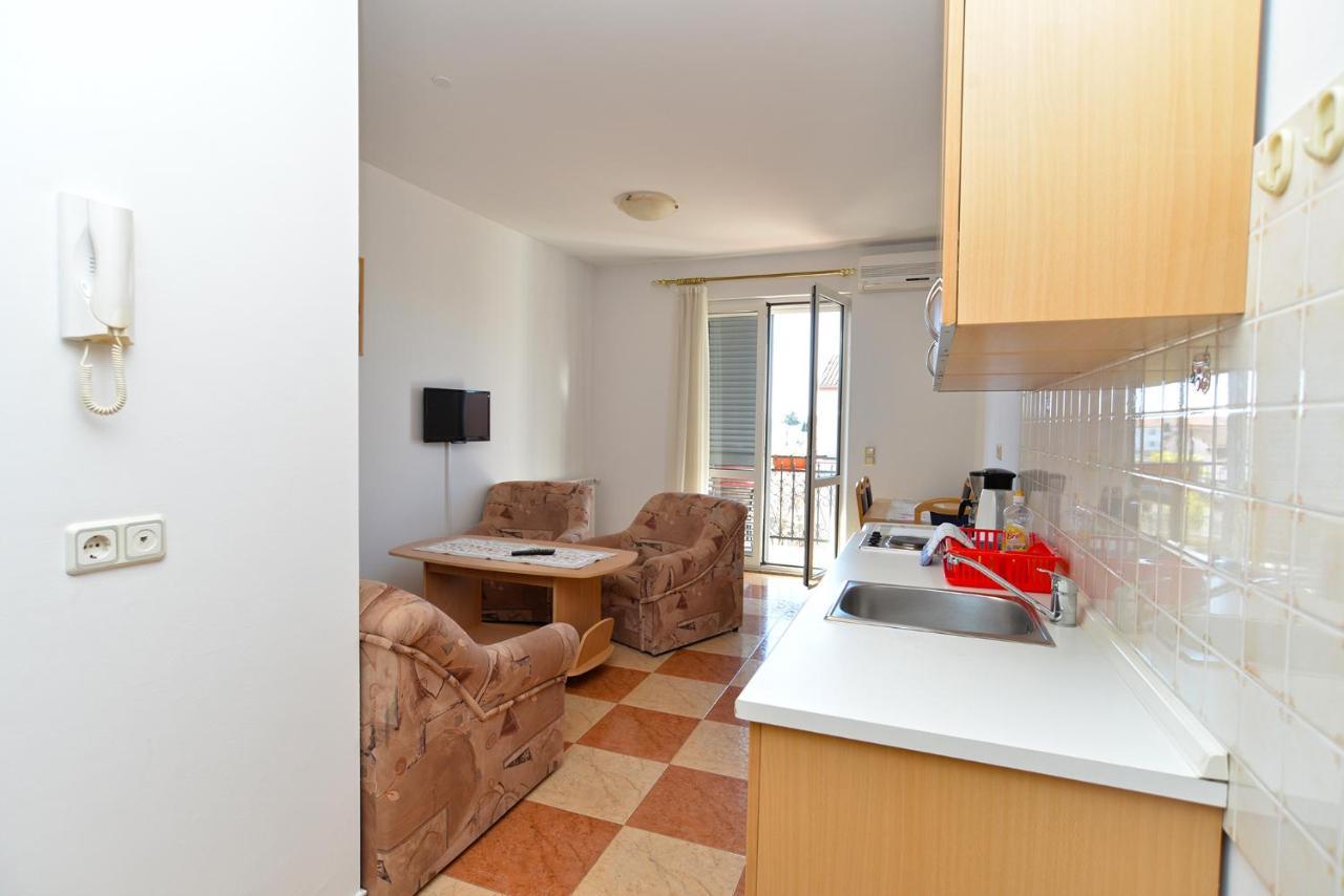 Apartments Martin 2224 Rovigno Esterno foto