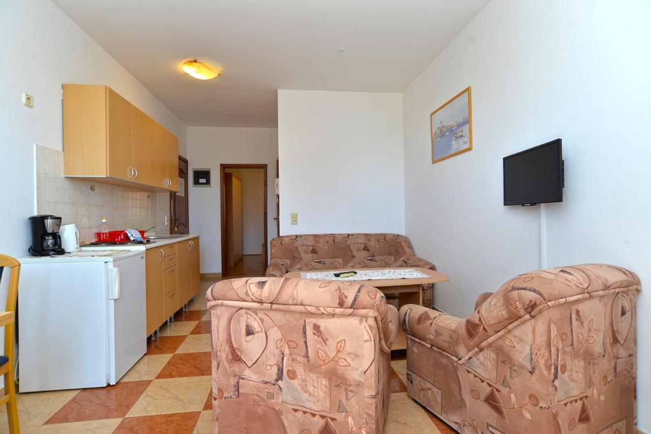 Apartments Martin 2224 Rovigno Esterno foto