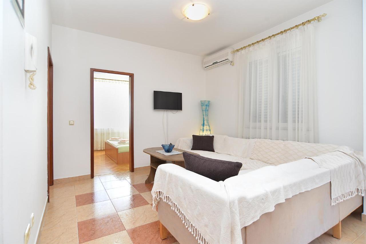Apartments Martin 2224 Rovigno Esterno foto
