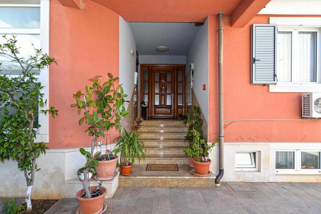 Apartments Martin 2224 Rovigno Esterno foto