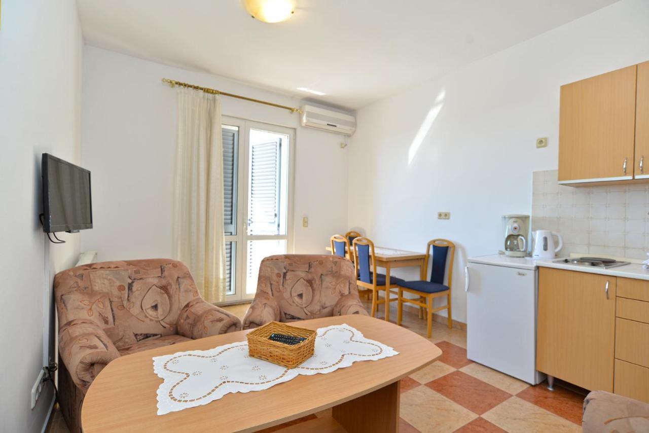 Apartments Martin 2224 Rovigno Esterno foto