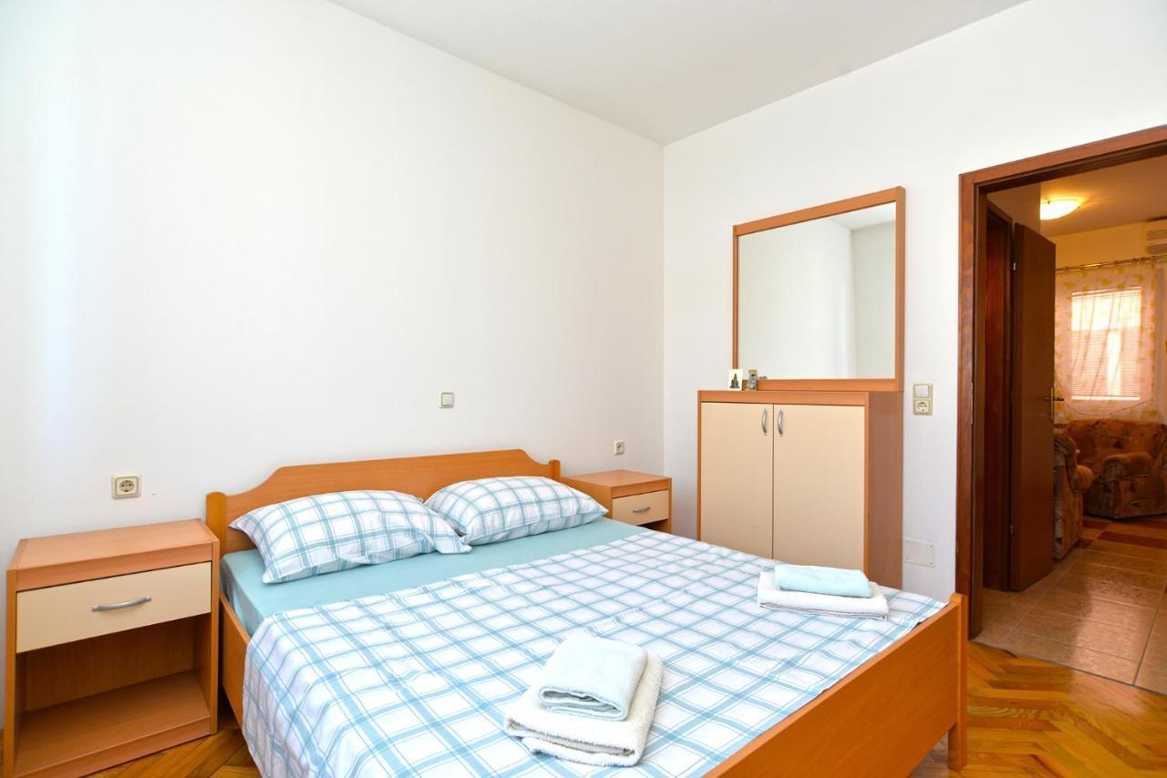 Apartments Martin 2224 Rovigno Esterno foto