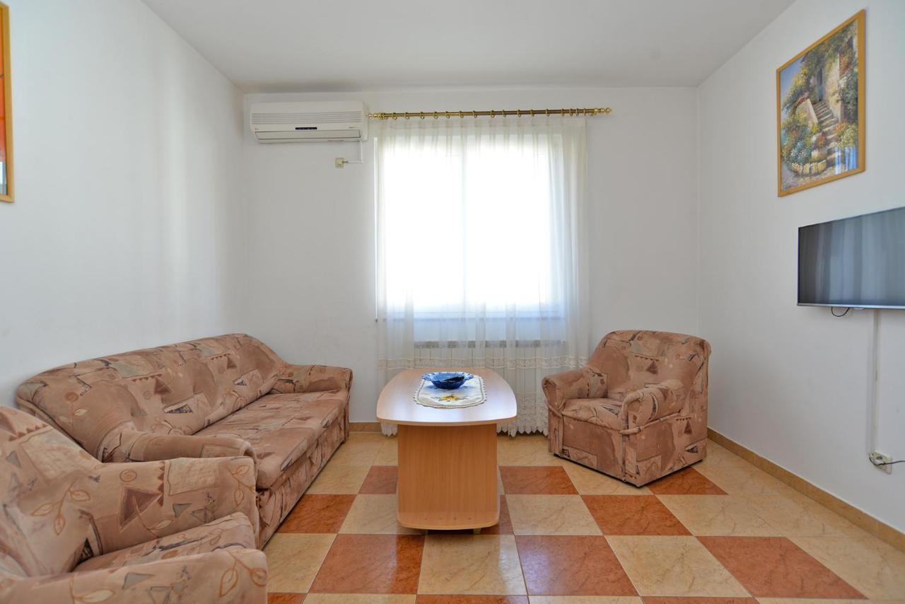 Apartments Martin 2224 Rovigno Esterno foto