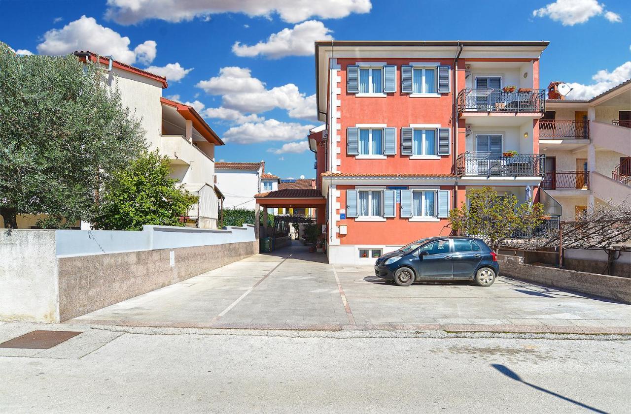 Apartments Martin 2224 Rovigno Esterno foto