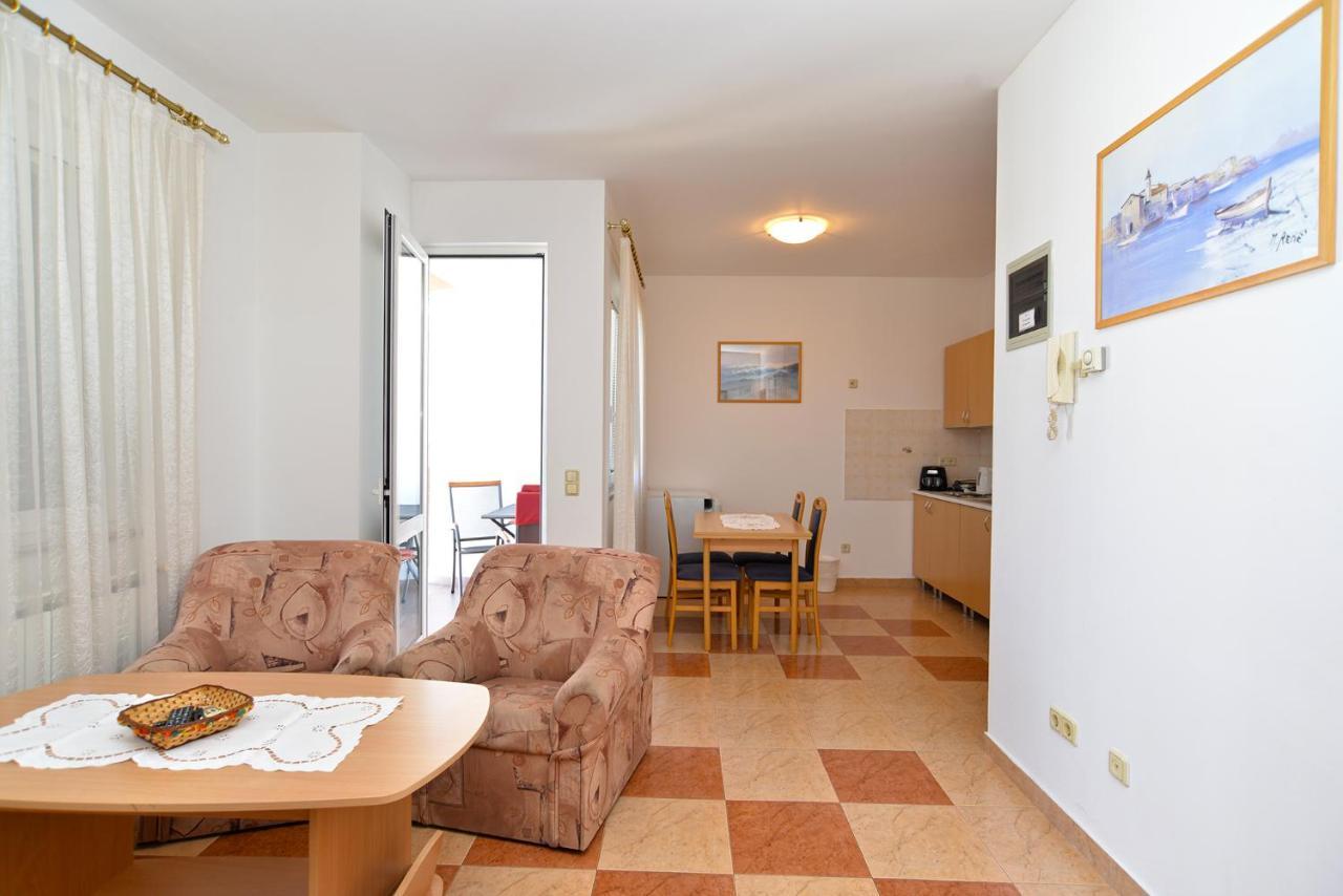 Apartments Martin 2224 Rovigno Esterno foto